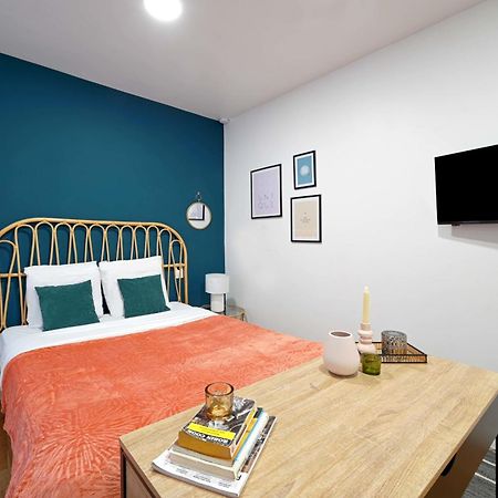 Modern Studio Fully Renovated Париж Экстерьер фото